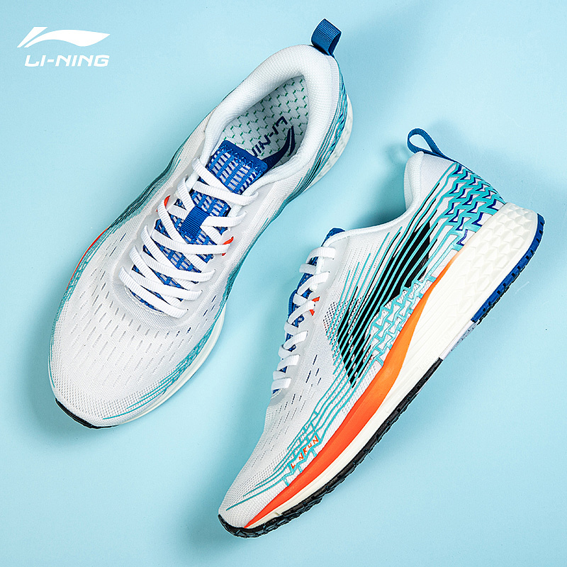 楊路的跑鞋市場如何重新定位？