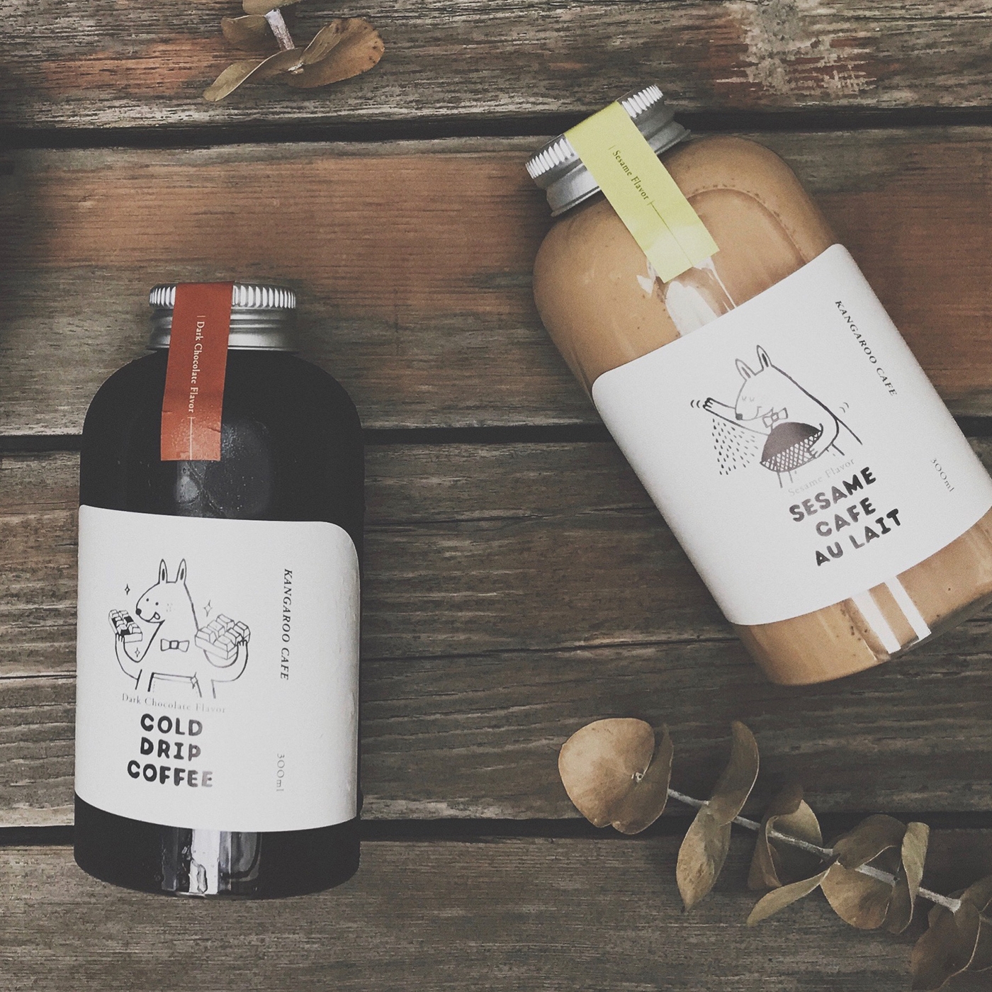 黑巧克力、水果風味、芝麻歐蕾三種不同的咖啡包裝設計