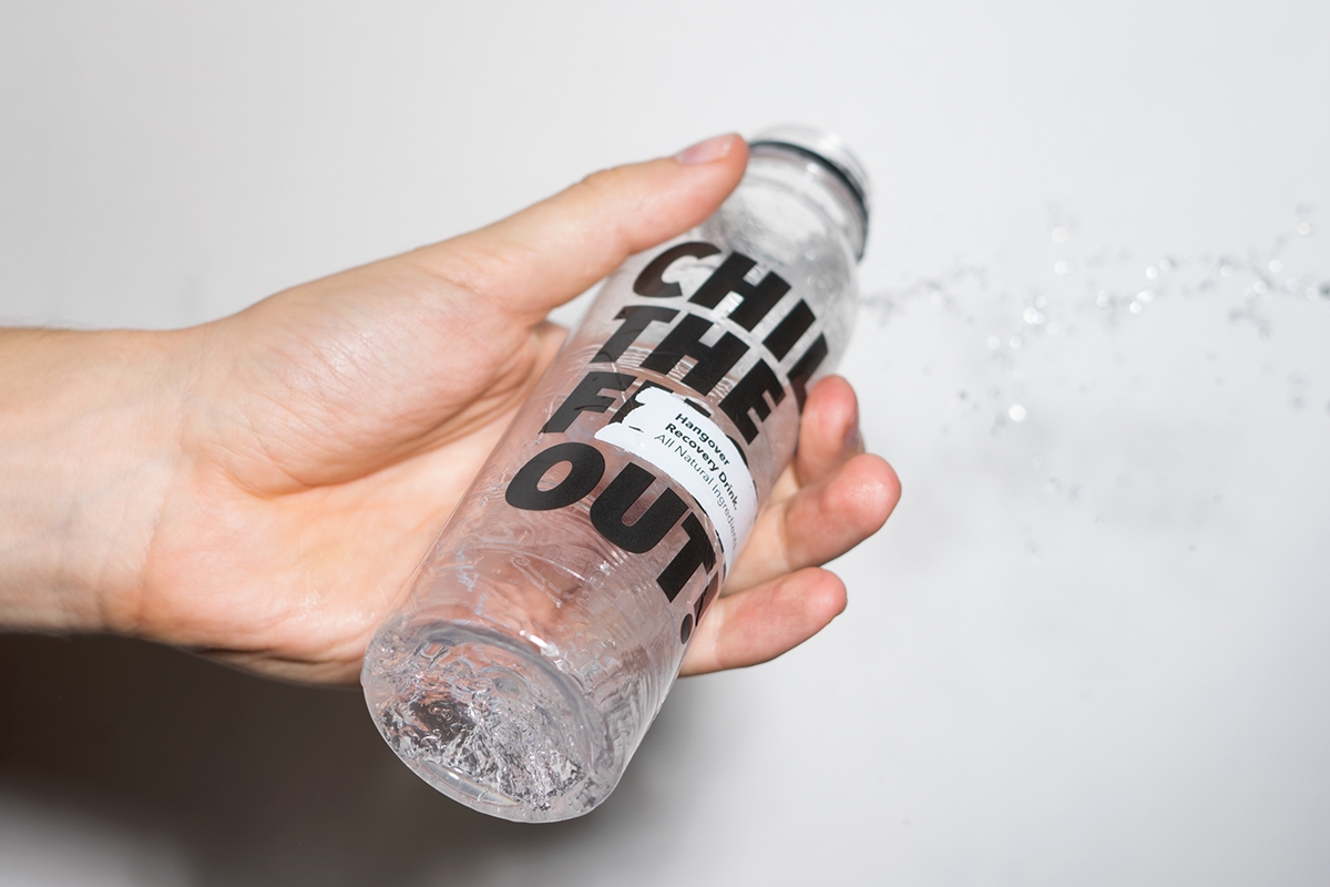 還在為喝酒頭暈而煩惱嗎?全新醒酒飲料產品及其品牌包裝設計。